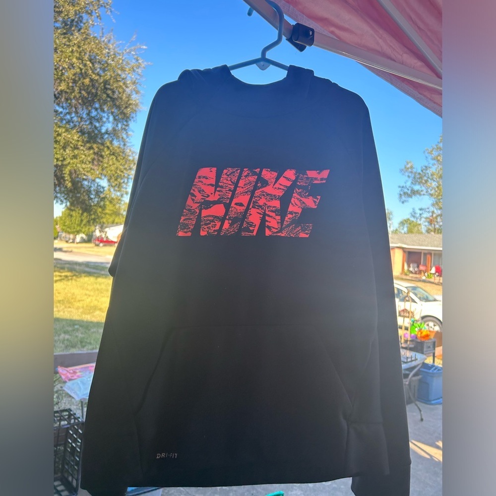 Boys Nike fry-fit hoodie